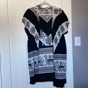 Black&White Patterned Cover-Up